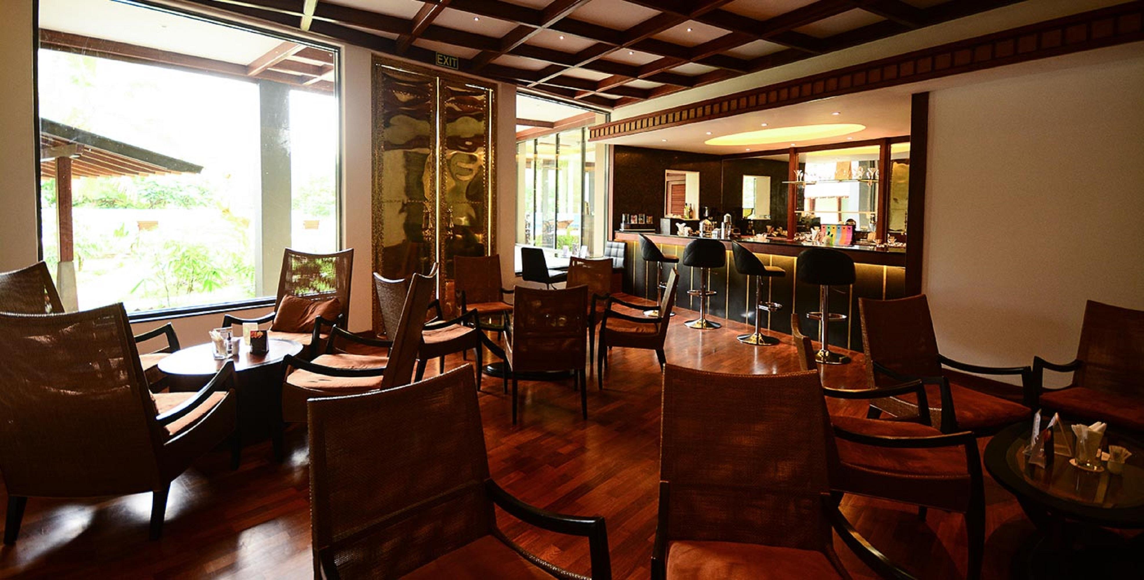 Earl'S Regent Hotel Kandy Exterior foto